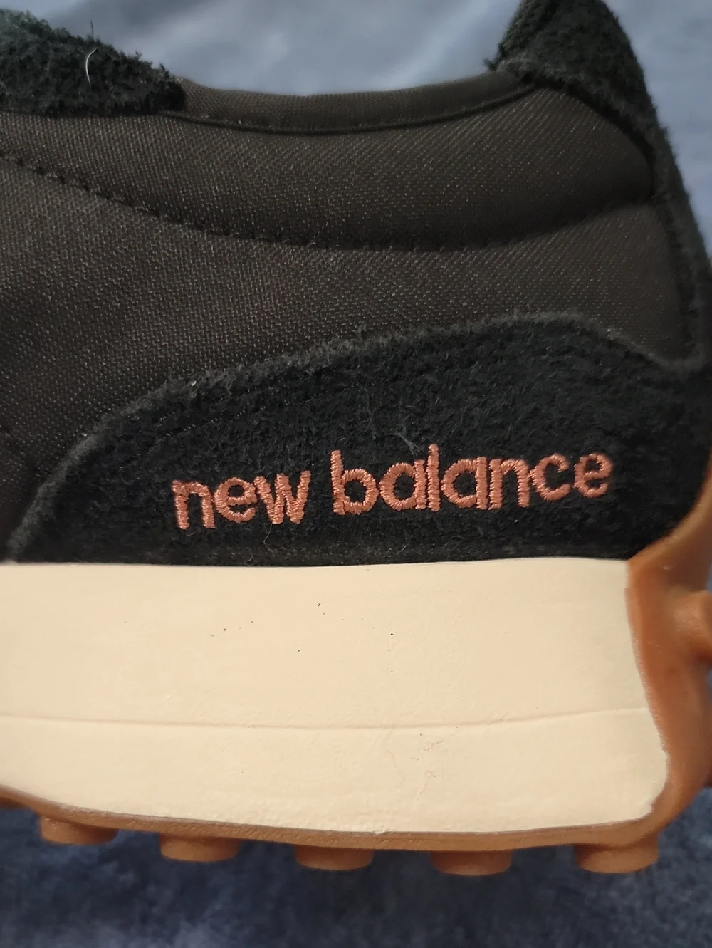 New Balance Women’s 327 Classic Retro Runner — Black Size 10